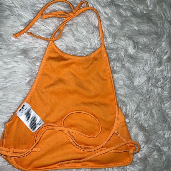 Halter top - Picture 2 of 2